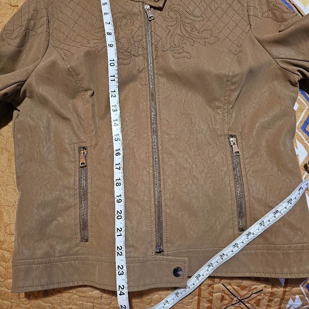 Women's Jacket - Picture 7 of 7